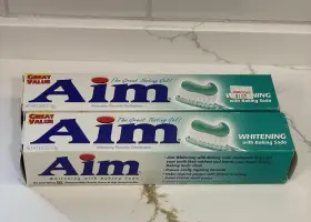 011113297805 AIM Whitening Toothpaste Baking Soda Gel Box