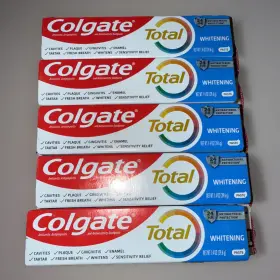 S-d-f-d COLGATE Total Whitening Travel Toothpaste Box
