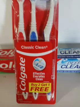 035000511027 COLGATE Total Clean Classic Toothbrushes Pack #3