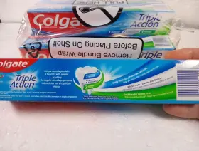035000511126 COLGATE Triple Action Fluoride Toothpaste #2