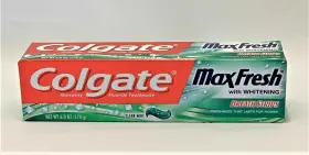 035000764690 COLGATE Maxfresh Whitening Mini Breath Strips #2