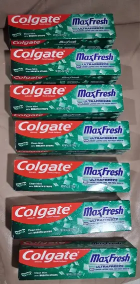 5285MX1129 COLGATE Maxfresh Ultrafreeze Fluoride Toothpaste