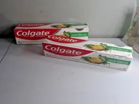 76579079 COLGATE Hemp Seed Oil Fluoride Toothpaste