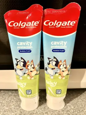 827854004257 COLGATE Kids Cavity Toothpaste Bluey Bubble