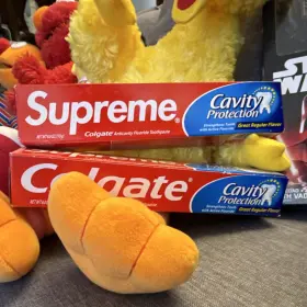 FW20A32-RED-OS COLGATE Supreme Cavity Fluoride Toothpaste
