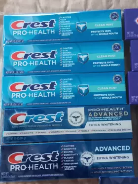 030772057216 CREST Toothpaste Pro Whitening Radiant Icy Clean #2
