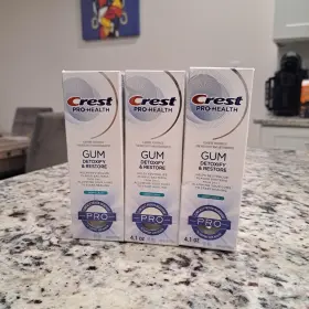 030772062067 CREST Pro Gum Detoxify Restore Clean Toothpaste