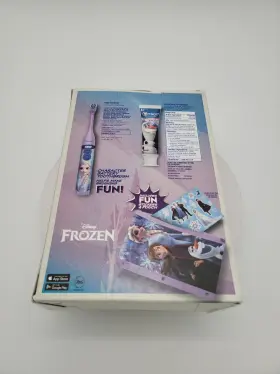 069055141151 CREST Oral Kids Holiday Toothcare Set Disney #2