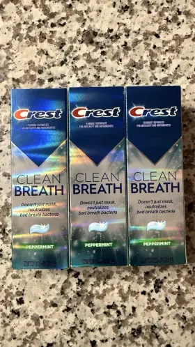 15338TNC CREST Clean Breath Fluoride Toothpaste Peppermint