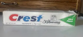 373340 CREST Toothpaste Fluoristat Box Wear