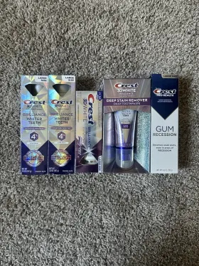 LOT4325GC CREST Toothpaste Set