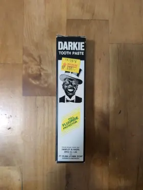 7516545 DARKIE Fluoride Toothpaste