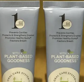 1241069 GLISTER Action Plant Based Toothpaste Whitening