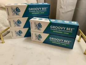 050742585259 GROOVY BEE Toothpaste Fluoride Peppermint Anise