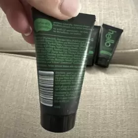 819156021094 HELLO Epic Whitening Hemp Seed Toothpaste Tubes #2