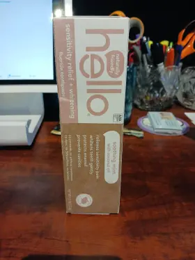 819156022060 HELLO Sensitivity Relief Whitening Fluoride
