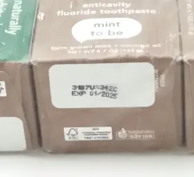 819156023470 HELLO Naturally Whitening Fluoride Toothpaste #3
