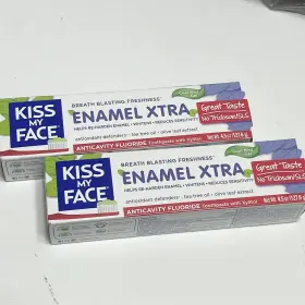 028367844297 KISS MY FACE Toothpastes Gel