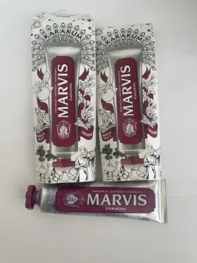 004395111688 MARVIS Karakum Toothpaste