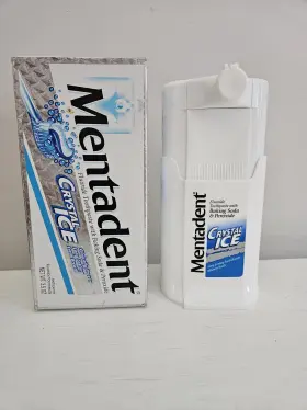 011113303407 MENTADENT Baking Soda Peroxide Toothpaste Box