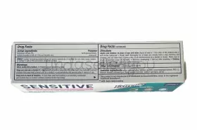 067990006313 NATURAL WHITE Pack Box Sensitive Extreme #2