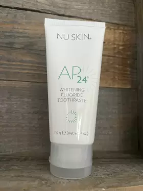 AP-24 NUSKIN Whitening Fluoride Toothpaste