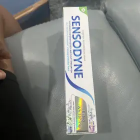 084061 SENSODYNE Whitening Toothpaste