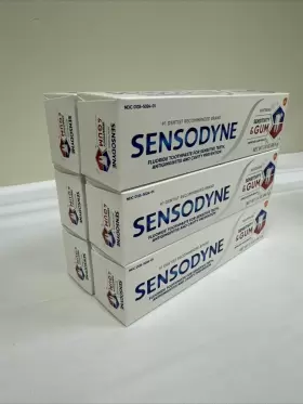310158887652 SENSODYNE Sensitivity Gum Whitening Toothpaste