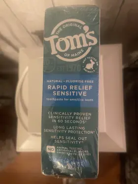 689829769048 TOMS OF MAINE Fluoride Rapid Relief Sensitive