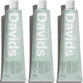 313034282275 TOOTHPASTE Fluoride Whitening Antiplaque Sls