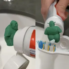 744110557787 TURBO-ROOFINDS Shrek Pooping Toothpaste Topper