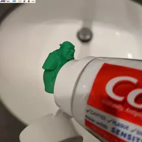 744110641639 USA-VIRALFINDS Shrek Pooping Toothpaste Topper #2