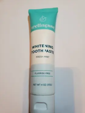 445037427476 WELLNESSE Whitening Toothpaste Fluoride Natural