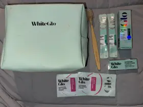 319871002152 WHITE GLO Whitening Toothpaste Starter Bag Kit