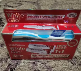 879226001326 WHITE GLO Choice Twin Pack Toothpaste Toothbrush
